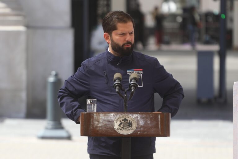 “Javiera contribuyó para construir una sociedad más justa”: Presidente Boric lamenta muerte de hija de ministro Montes