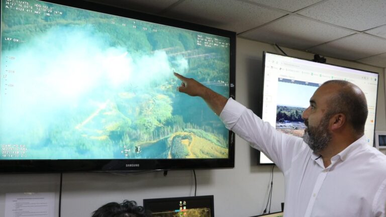Incendios forestales simultáneos afectan distintos puntos de la zona centro-sur