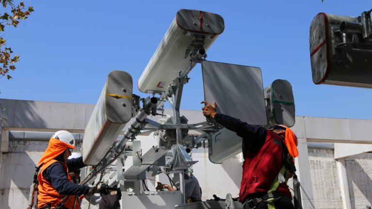 Presentan nuevos carros móviles para reforzar la conectividad digital durante emergencias: ¿Cómo funcionarán?