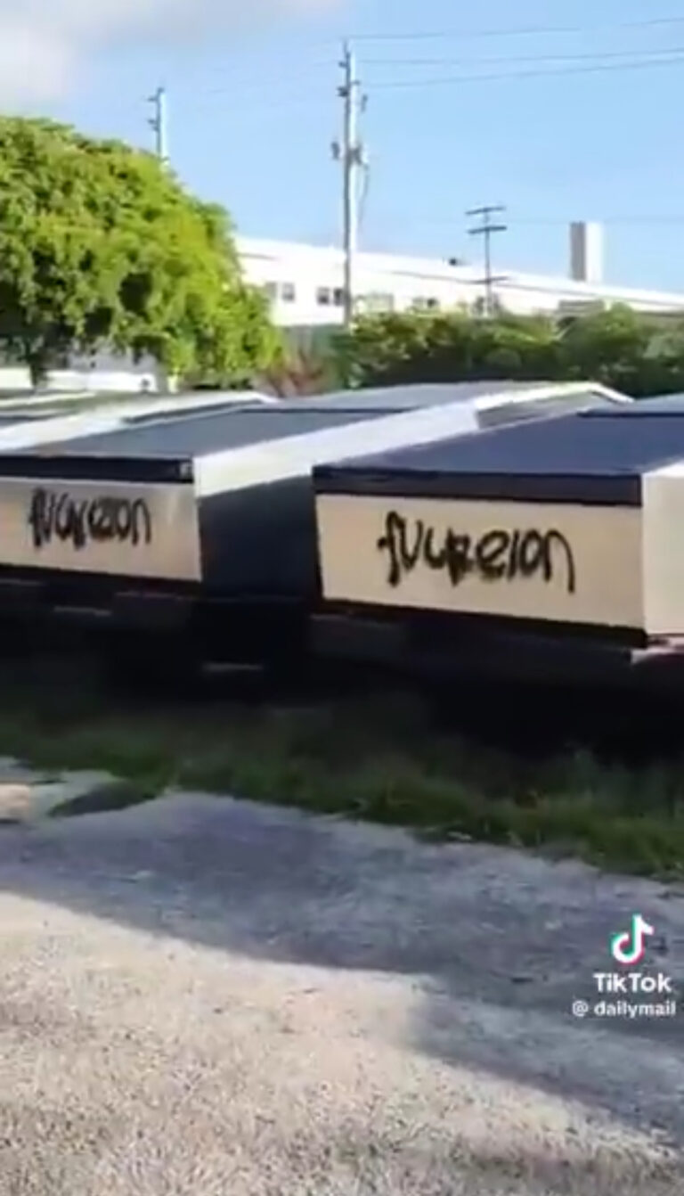 Video de Cybertruck vandalizados por subida de aranceles a México: Engañoso