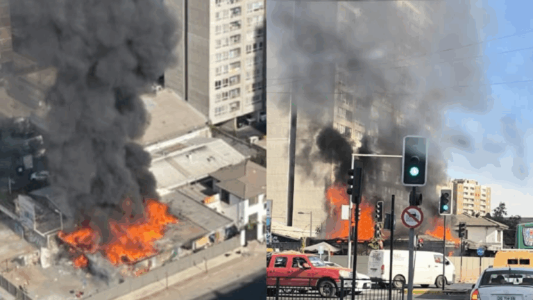 Incendio afectó locales comerciales en Estación Central: Bomberos lograron extinguir las llamas