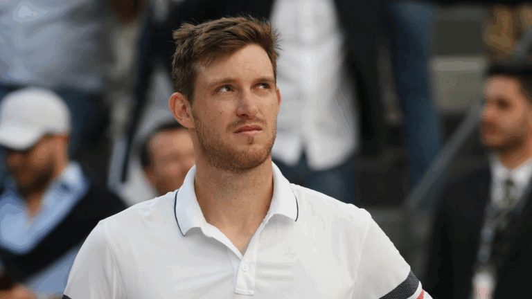 Nicolás Jarry sufre dura derrota en sets corridos y se despide de Montecarlo en primera ronda