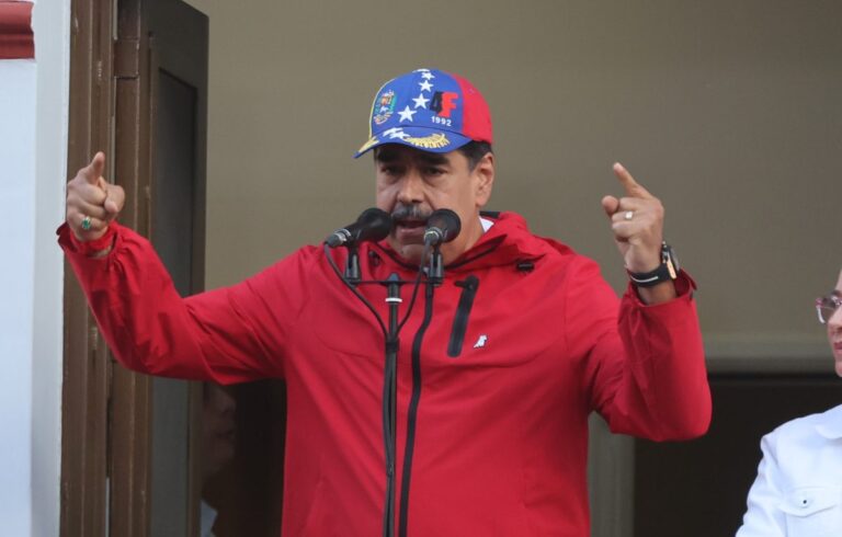 Maduro celebra los 26 años de chavismo y dice que seguirá “venciendo” las “persecuciones imperiales”