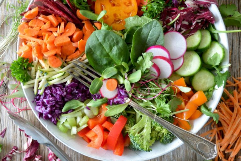 ¿Cómo se relaciona la alimentación con el riesgo de cáncer?