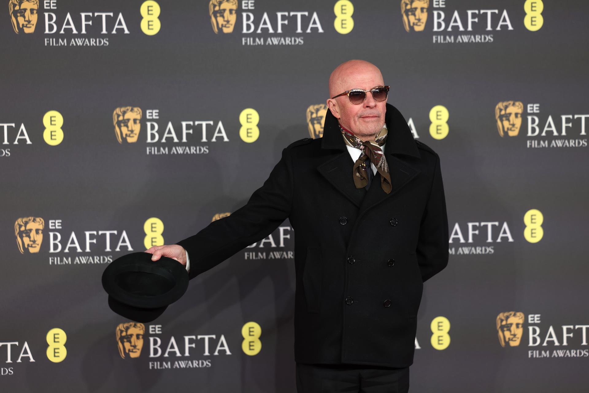 Jacques Audiard, director de "Emilia Pérez" en la alfombra roja de la 78 edición de los premios del cine británico BAFT, en Londres. EFE/EPA/ANDY RAIN