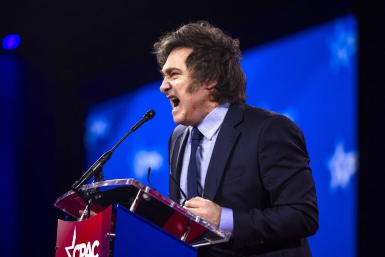Milei convierte la minera estatal YCRT en sociedad anónima: “Nada de lo que no deba ser estatal seguirá en manos del Estado”