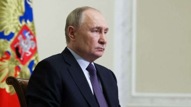 Putin responde a las reacciones por reunión entre EE.UU. y Rusia: 