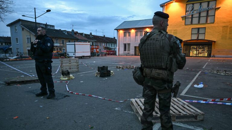 Un muerto y varios heridos en Francia tras ataque con cuchillo al grito de “Allahu Akbar”: Macron lo califica de “acto terrorista islámico”