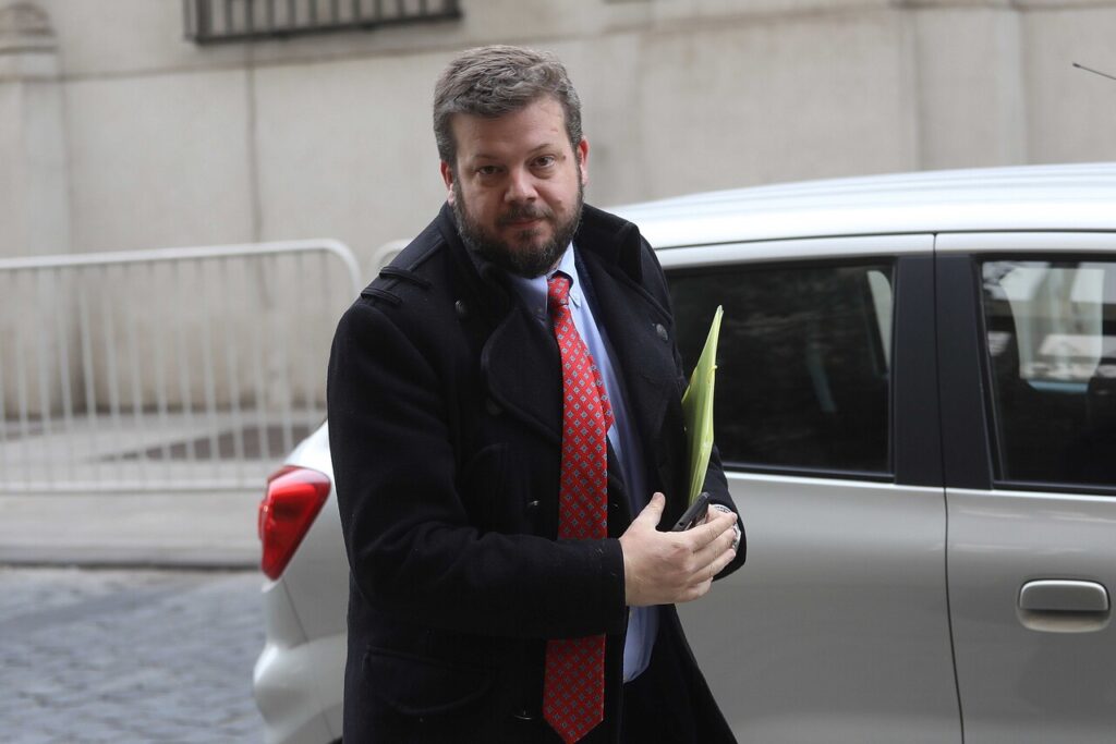 Moreira advierte "suicidio político" en Republicanos de cara a las elecciones y sentencia que "Kaiser no será presidente"