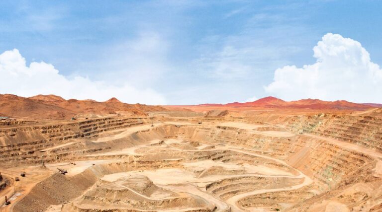 Codelco y Anglo American sellan plan minero conjunto que proyecta US$ 5.000 millones y 2,7 millones de toneladas de cobre adicionales