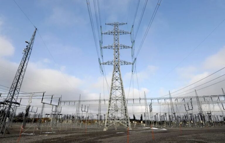 Países bálticos se conectan a la red eléctrica europea, poniendo fin a sus lazos con Rusia