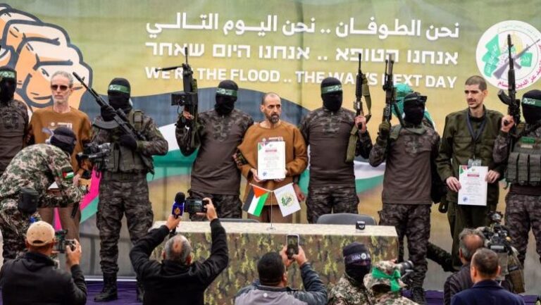 Israel condena el estado de salud de rehenes, mientras sigue pendiente liberación de palestinos