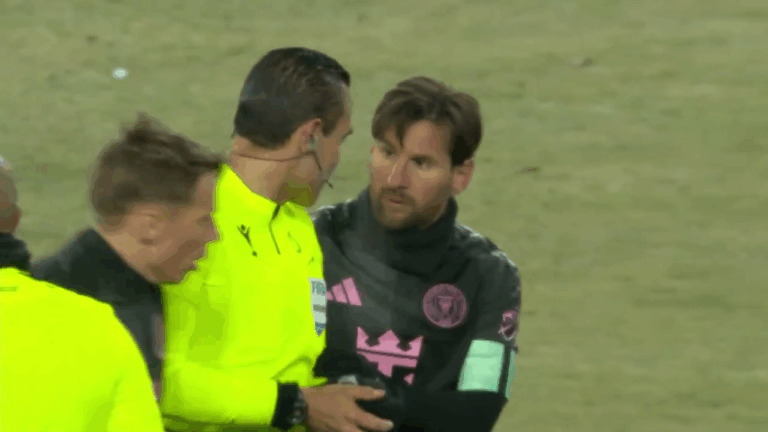 Messi protagoniza curioso momento en el Inter de Miami: Árbitro le pidió la camiseta al astro argentino
