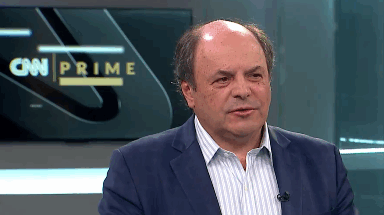 Exministro de Energía acusa a Grau de usar cifras “engañosas” y afirma que la inversión “no está en el ADN” del Gobierno