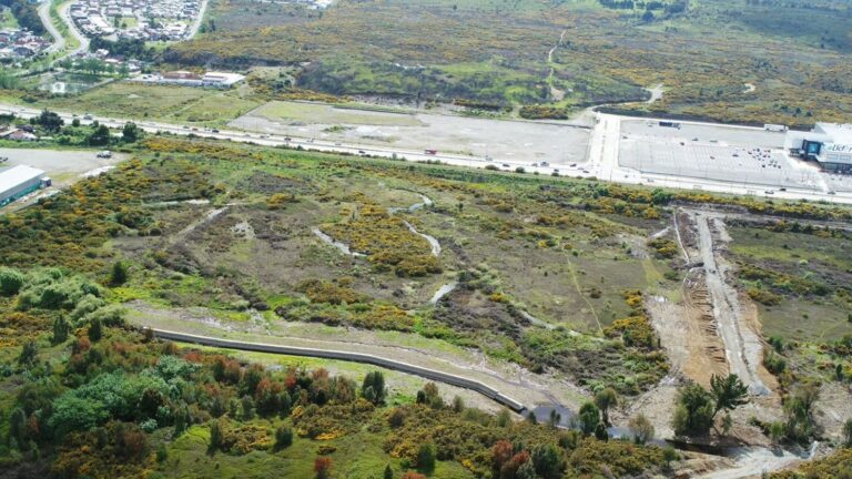 SMA sancionó a inmobiliaria Alto Volcanes por proyecto que no tiene permiso ambiental y generó afectación a humedales