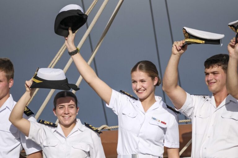 Princesa Leonor de España llega a Punta Arenas a bordo de buque: Siguiente parada será en Valparaíso
