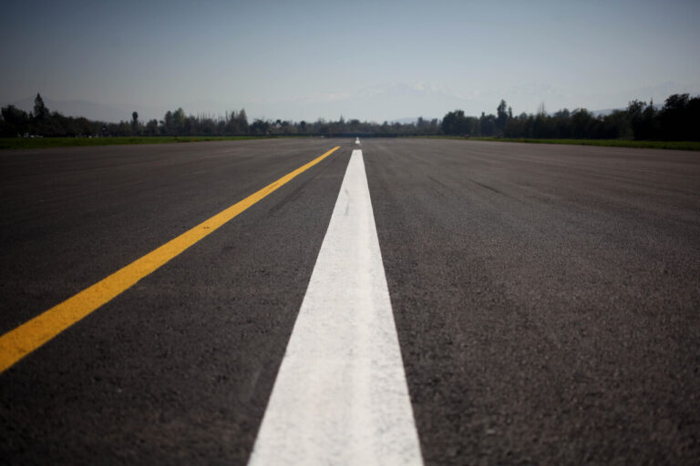 DGAC reconoce falta de control en aeródromos: 279 (94%) operan sin seguridad a lo largo de Chile