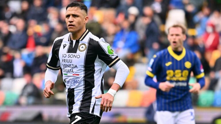 Alexis Sánchez sorprende y elige al que para él es el mejor delantero de la historia: Ni Messi ni Cristiano