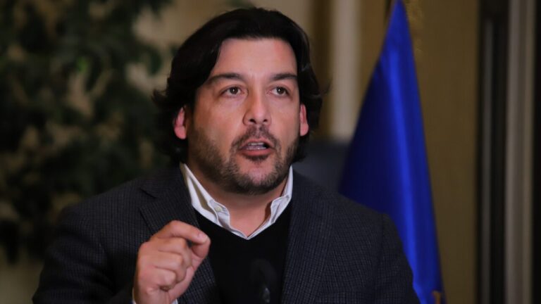 Diputado Leiva explica que millonaria deuda de TAG fue 