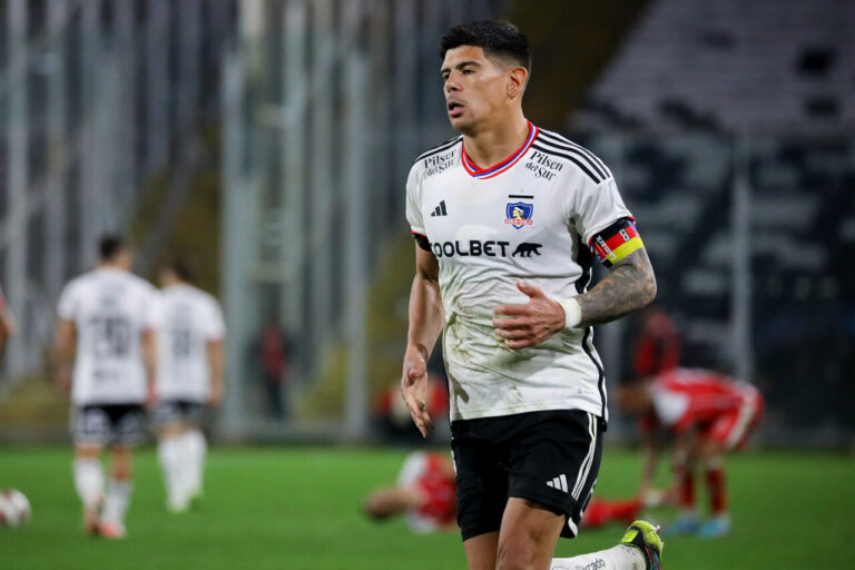 Roban camioneta de Esteban Pavez, capitán de Colo-Colo: Intimidaron con armas de fuego a su familia