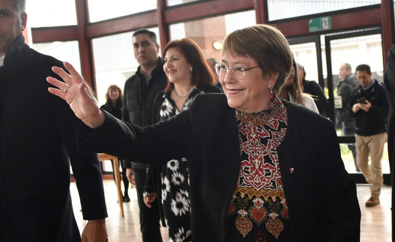 Por decisión unánime: PS buscará convencer a Michelle Bachelet para que presente candidatura al Senado por Valparaíso
