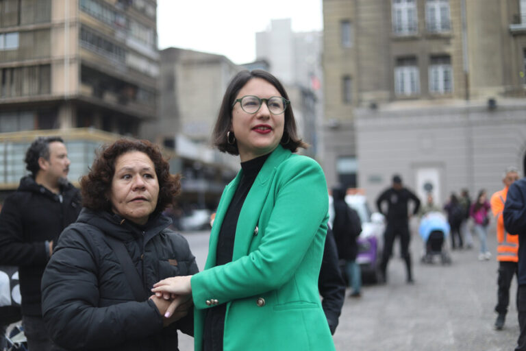 ¿Candidatura en duda? El PC aún no confirma apoyo a Irací Hassler tras polémica investigación por Caso Sierra Bella