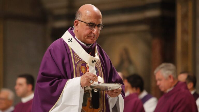 Cardenal Fernando Chomali despide al papa Francisco: “Murió con las botas puestas”