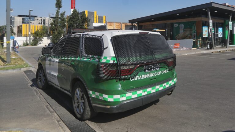 Conductora evadió fiscalización e intentó atropellar a carabinero en San Bernardo: Fue detenida por homicidio frustrado