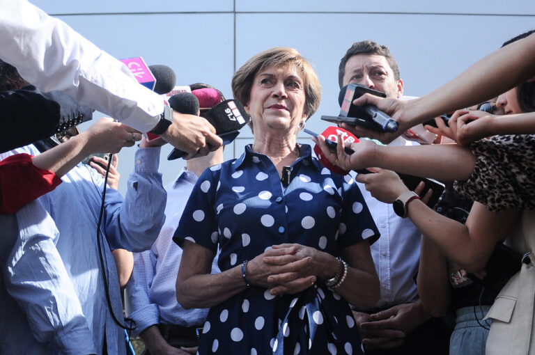 Propuesta de Matthei sobre cárcel en el desierto: Gobierno califica dichos de 