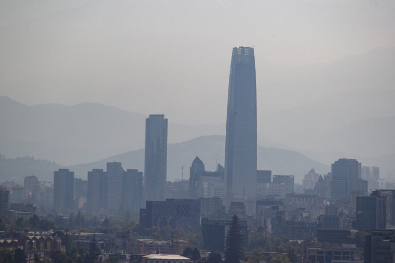 Economía de Chile crece más de lo esperado en 2024: PIB fue de 2,6%, el mejor del período de Boric