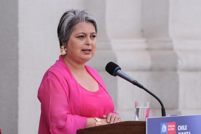 Jara defiende “lealtad” del PC tras críticas de Cariola en chats filtrados: “No veo contradicción en tener opiniones distintas”