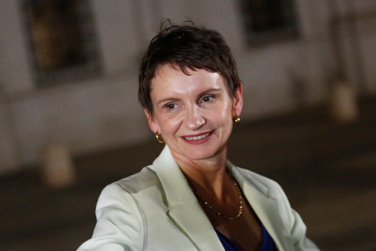 Tohá reafirma su candidatura presidencial y llama a no 