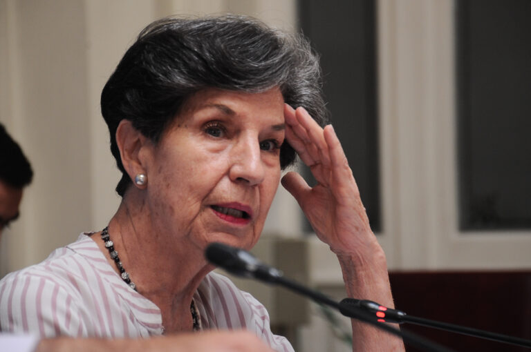Senadora Allende destaca rechazo 