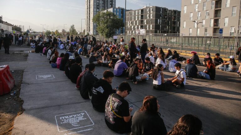 ¿A qué hora es la apertura de puertas en Lollapalooza 2025?