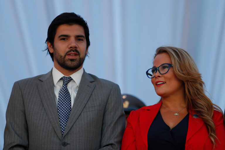 Fiscalía descubre contratación irregular de empresa en Municipalidad de Maipú para beneficiar a Cathy Barriga y Joaquín Lavín Jr.