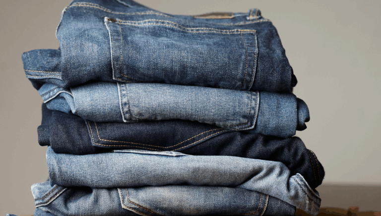 ¿Con qué frecuencia lavas tus jeans? Expertos explican cada cuánto debes asear tu ropa