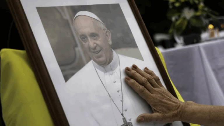 Papa Francisco sufrió dos episodios de insuficiencia respiratoria aguda