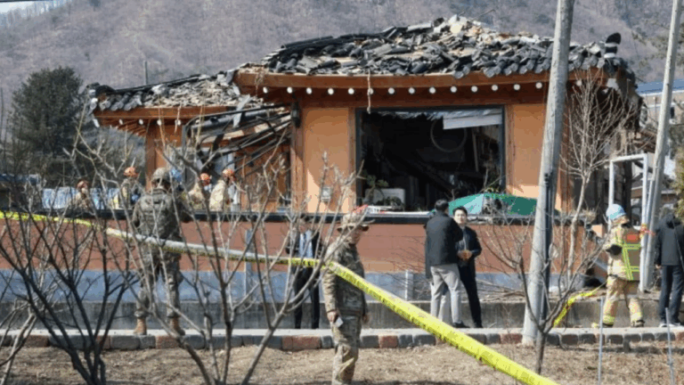 Aviones de combate surcoreanos bombardean accidentalmente viviendas y hieren a 15 civiles
