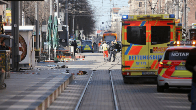 Auto atropelló a multitud en ciudad alemana de Mannheim: Habría al menos una persona fallecida