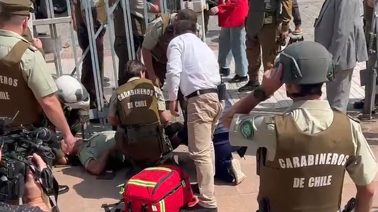 Carabinero resultó herido durante manifestación de pescadores en el frontis del Congreso en Valparaíso