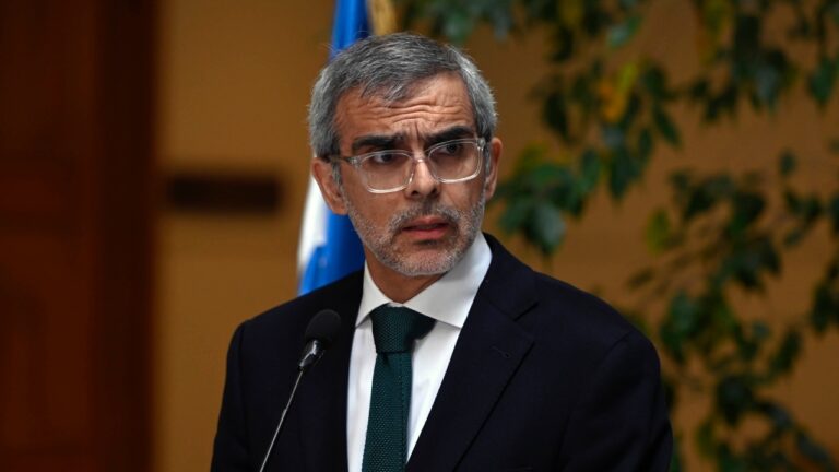 Cuál es el sueldo de Luis Cordero como ministro de Seguridad y por qué es más bajo que el del subsecretario Rafael Collado