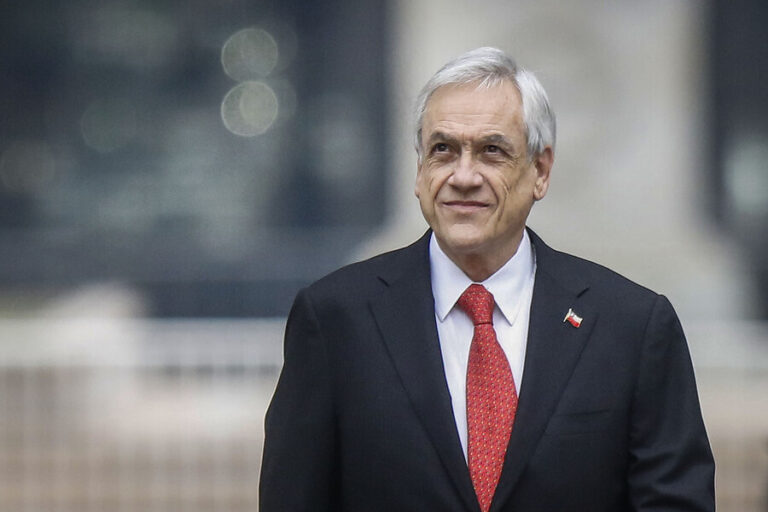 Con 25 votos a favor: Senado aprueba construcción de monumento en honor Sebastián Piñera en la Plaza de la Constitución