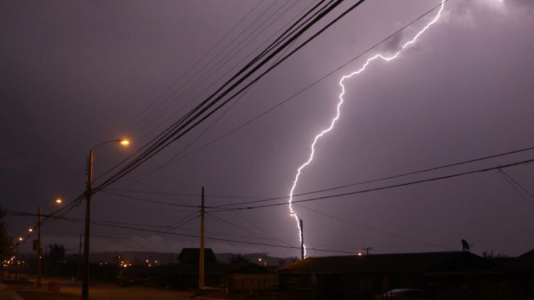 Alerta Temprana Preventiva en Antofagasta por tormentas eléctricas y riesgo de remociones en masa