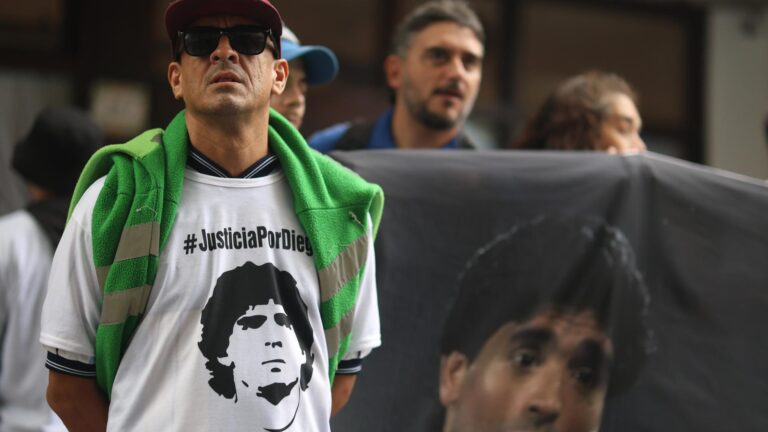 Comenzó juicio por la muerte de Diego Maradona: Los 7 imputados son profesionales de la salud