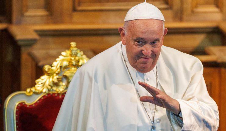 Confirman que el papa Francisco ya no necesita ventilación mecánica por las noches y que su salud sigue mejorando
