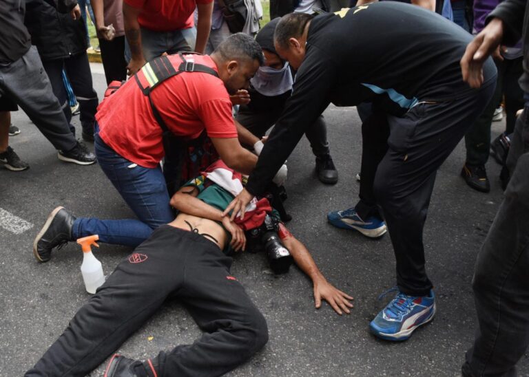 Gobierno de Milei critica a jueza que liberó detenidos en protestas por apoyo de jubilados