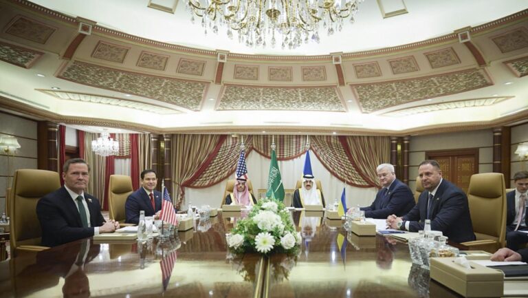 Ucrania acepta la propuesta de Estados Unidos para un cese al fuego de 30 días