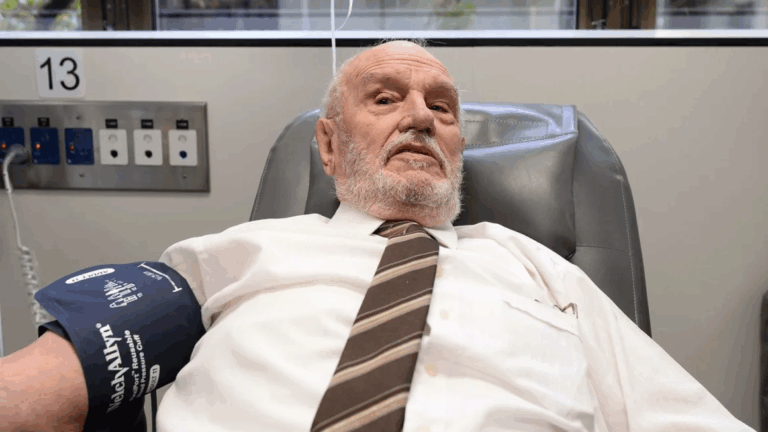 Murió a los 88 años James Harrison, donante de sangre cuyo plasma salvó la vida de más de dos millones de bebés