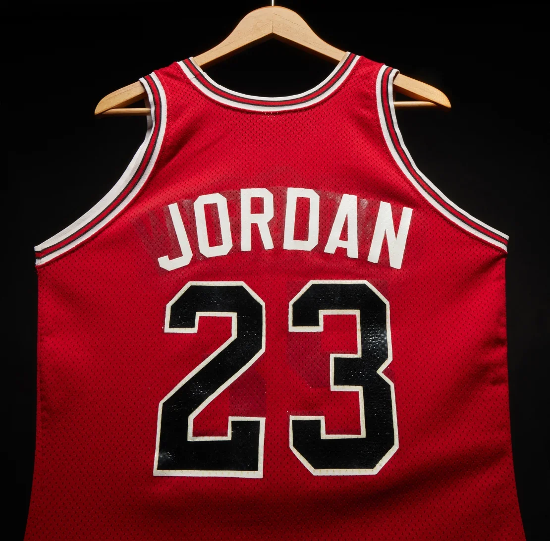 Camiseta de debut de pretemporada de Michael Jordan con los Chicago Bulls. Sotheby's