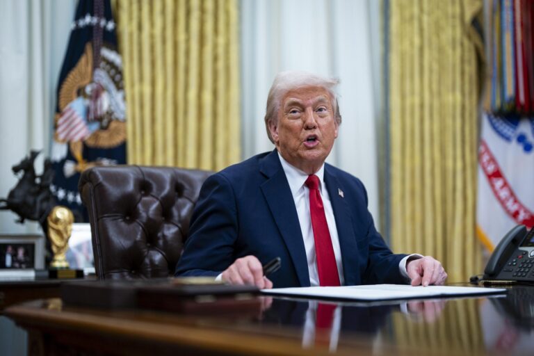 Gobierno de Trump admite que un padre salvadoreño fue deportado por error y enviado a una megaprisión